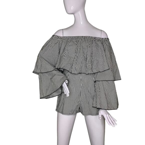 Missguided Pants - Missguided Women's Romper Stripped Black and White Size 2 Zipper on Back